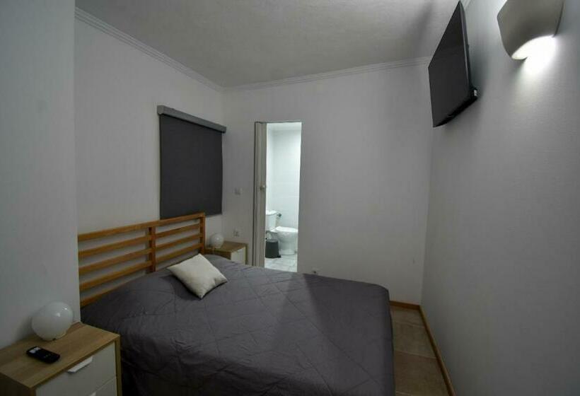 Rock’s Beach Spot Suit