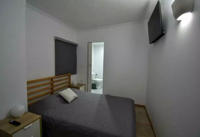 Rock’s Beach Spot Suit