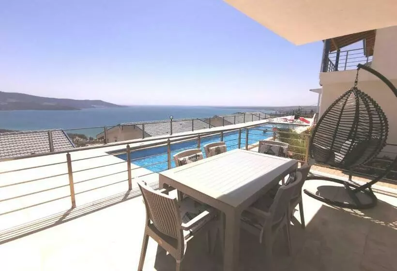 Akbük Luxury Villa
