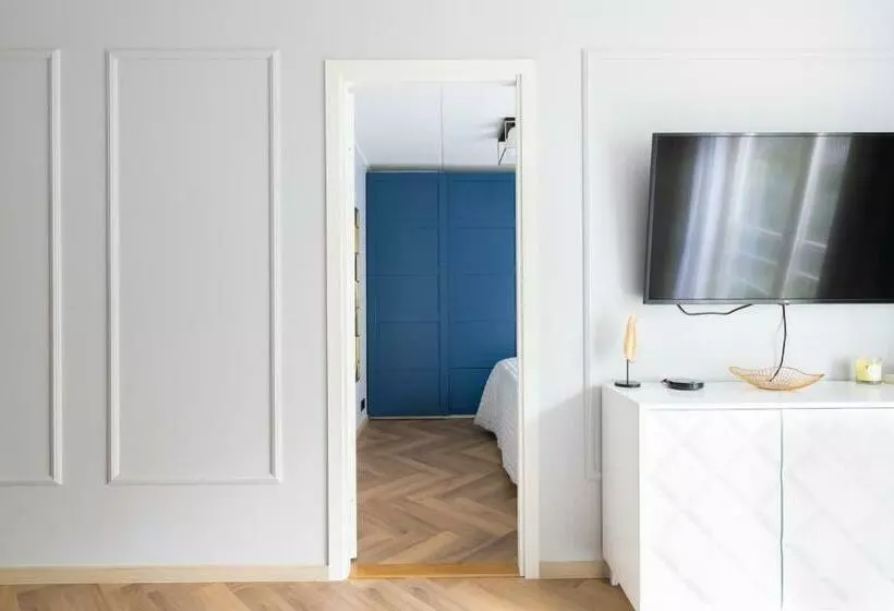 Central Rosi Art Deco Apartment With Parking