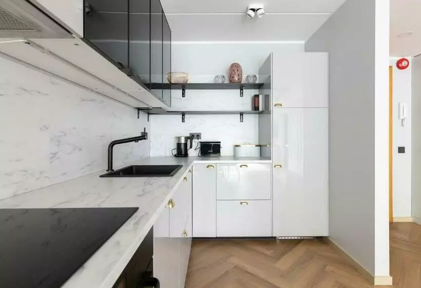 Central Rosi Art Deco Apartment With Parking