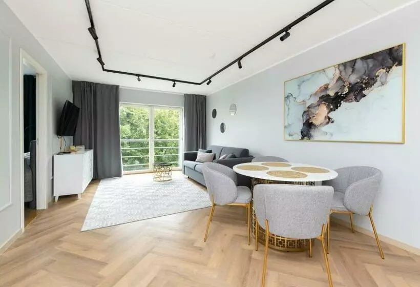 Central Rosi Art Deco Apartment With Parking