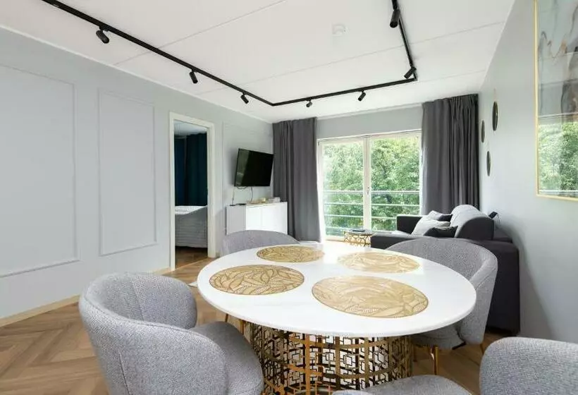 Central Rosi Art Deco Apartment With Parking