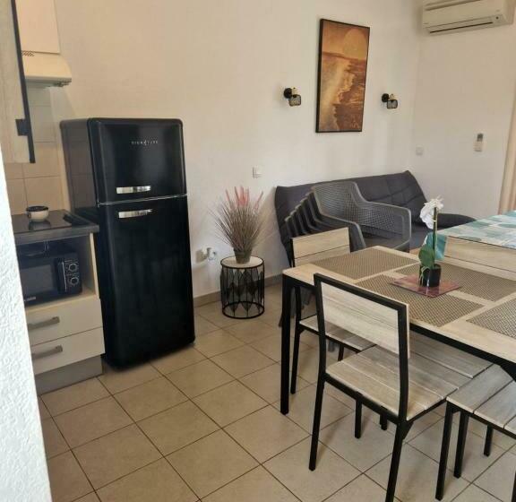 Charmant Logement Avec Piscine à 300 M De La Plage