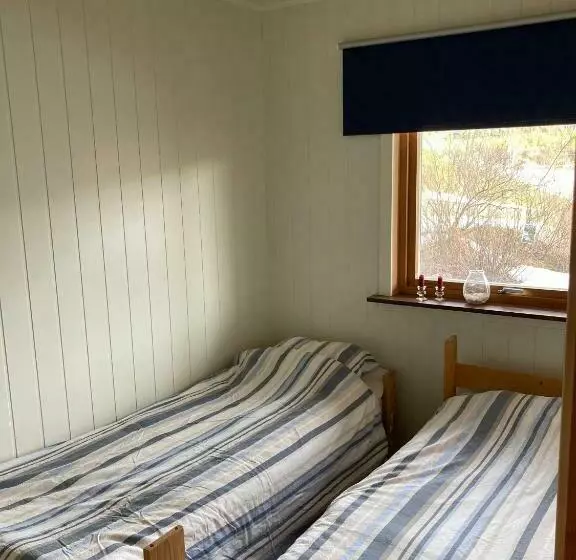 Halsfjord Cabin