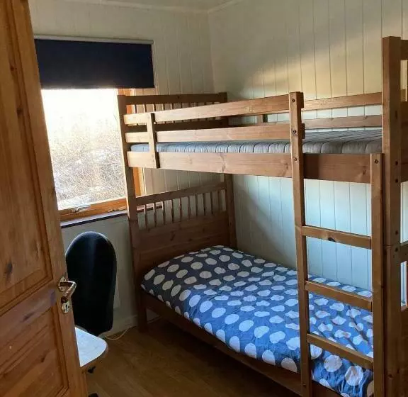 Halsfjord Cabin