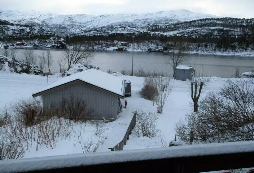 Halsfjord Cabin