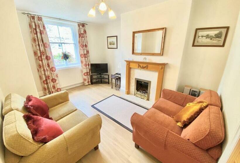 Cosy 2 Bed House In The Heart Of Keswick