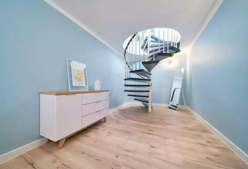 Design Apartment Mit Kostenfreiem Garagen Parkplatz Im Zentrum