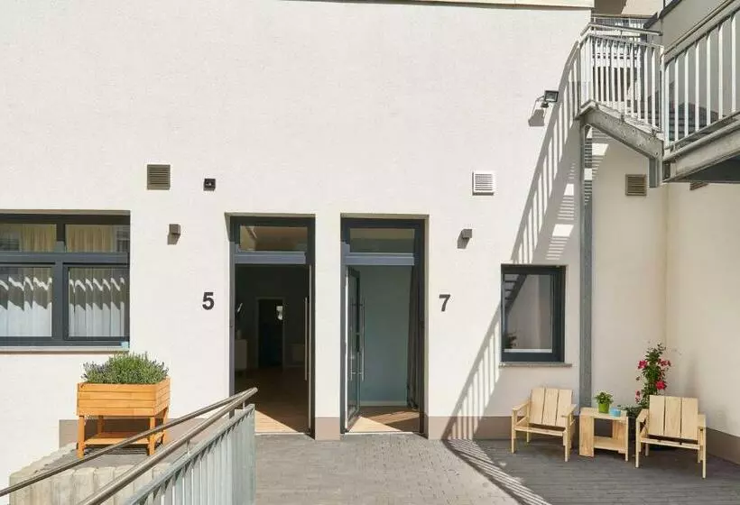Design Apartment Mit Kostenfreiem Garagen Parkplatz Im Zentrum