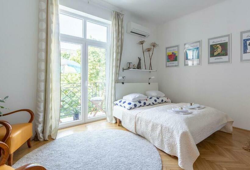Gorgeous Flat Right Near The City Center