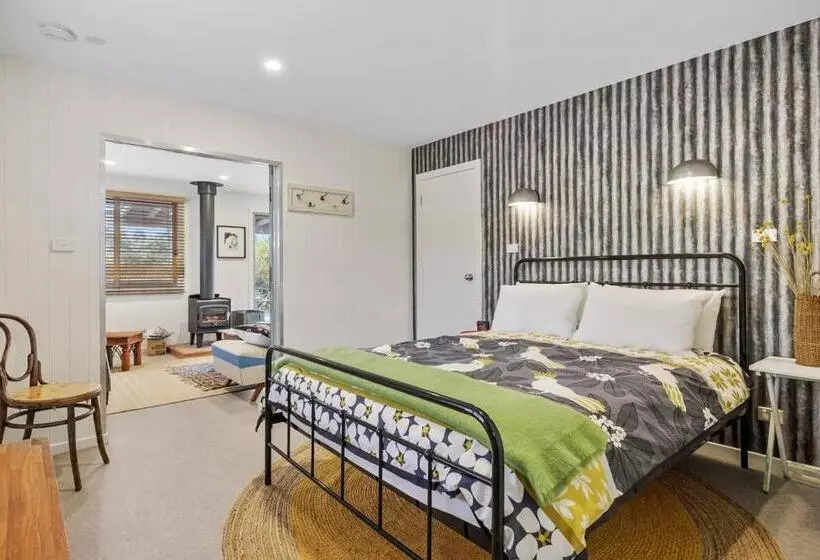 Little Secret  Charming Clifton Beach Sanctuary