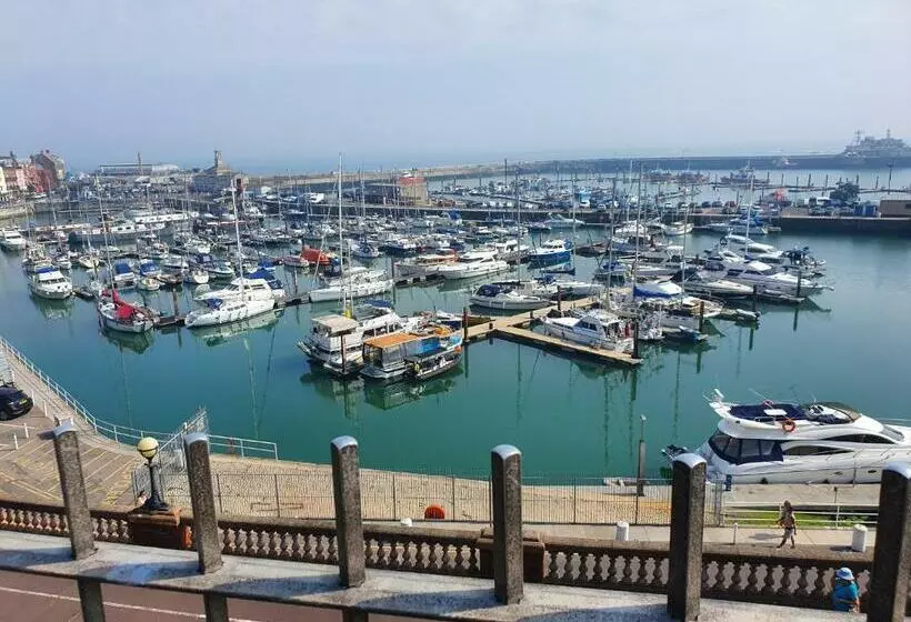 Marina Place