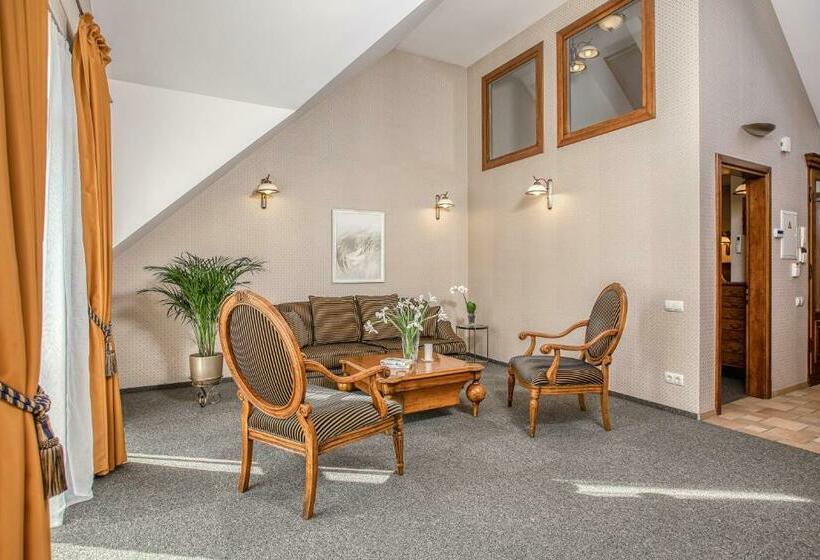 White Lily Apartment