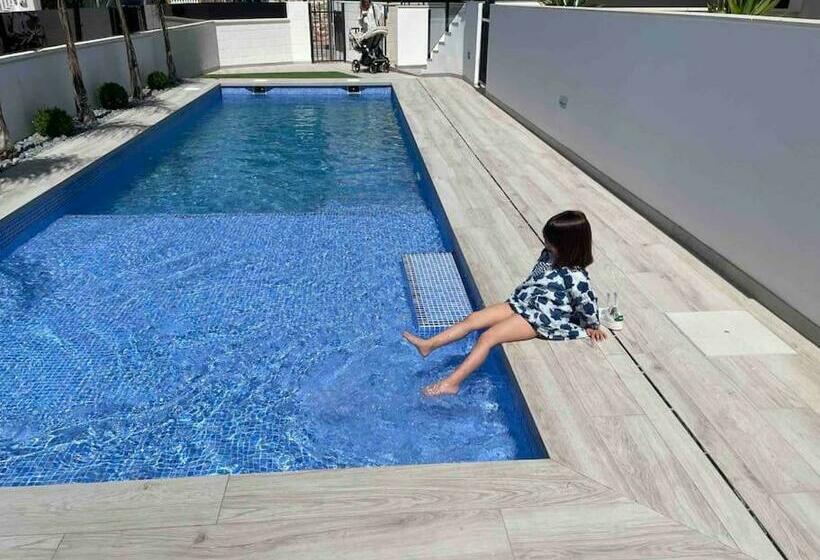 Beach Bungalow With Swiming Pool And Long Terrace