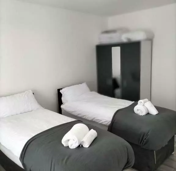 Remaj Service Accommodation, Sleep 7