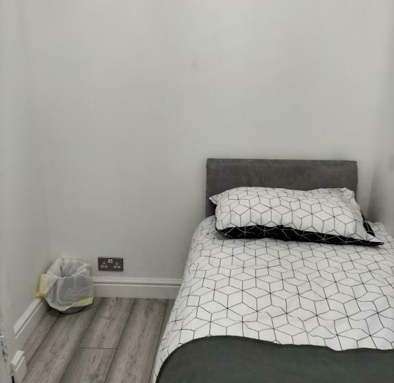 Remaj Service Accommodation, Sleep 7