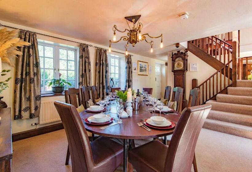 The Coach House By Bloom Stays