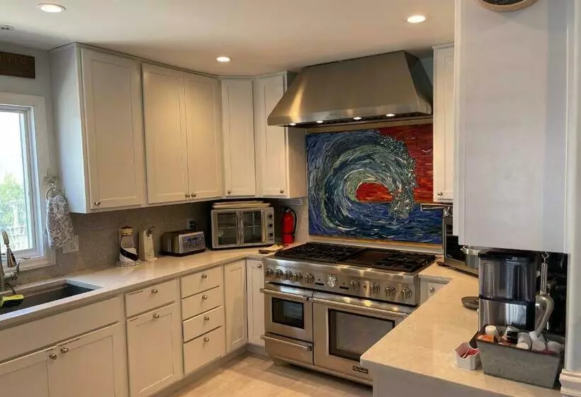 Beach House Retreats 6 Just 30 Steps From The Beach With Rooftop Hot Tub And Gourmet Kitchen