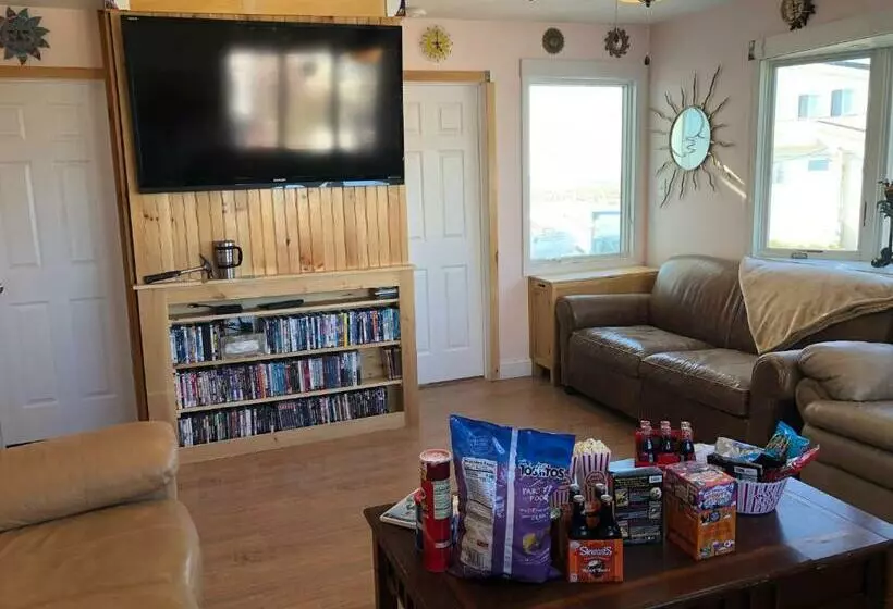 Beach House Retreats 6 Just 30 Steps From The Beach With Rooftop Hot Tub And Gourmet Kitchen