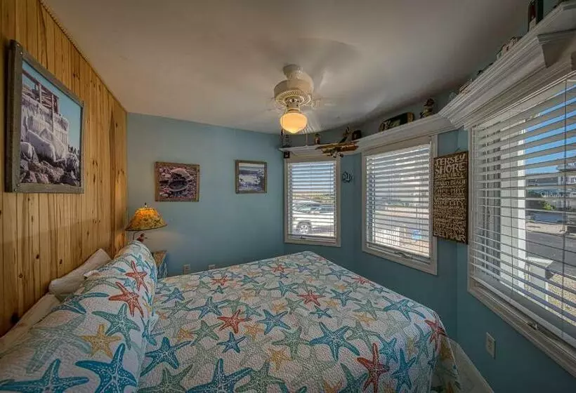 Beach House Retreats 6 Just 30 Steps From The Beach With Rooftop Hot Tub And Gourmet Kitchen