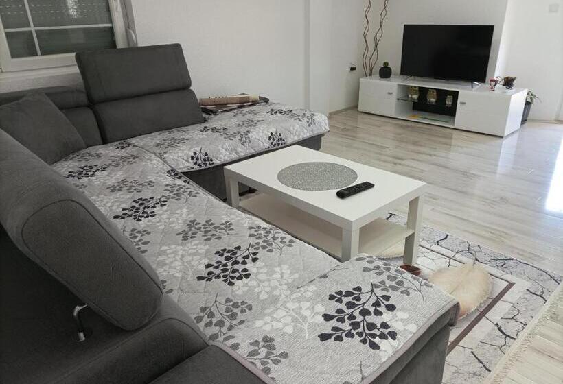 Ceca Apartment