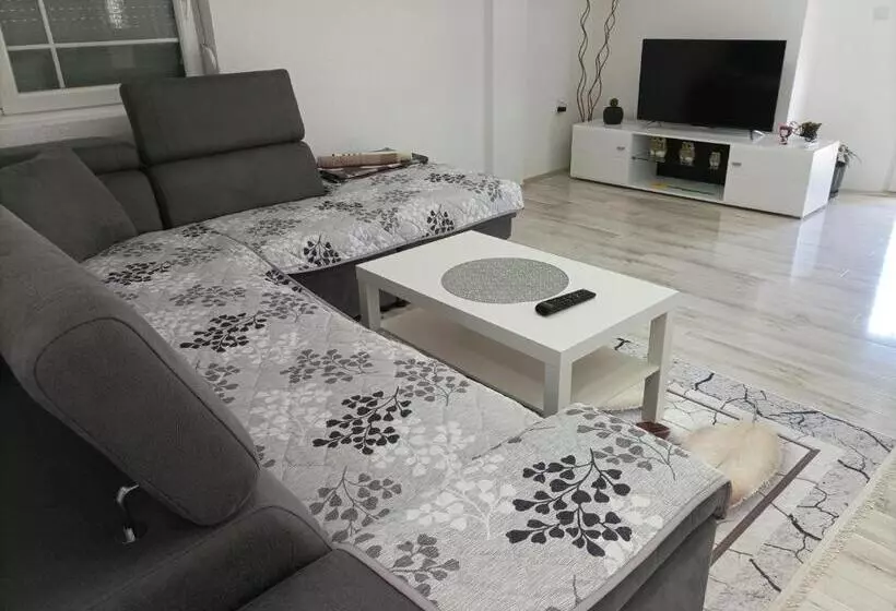 Ceca Apartment