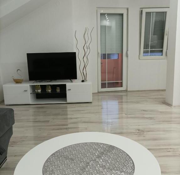 Ceca Apartment