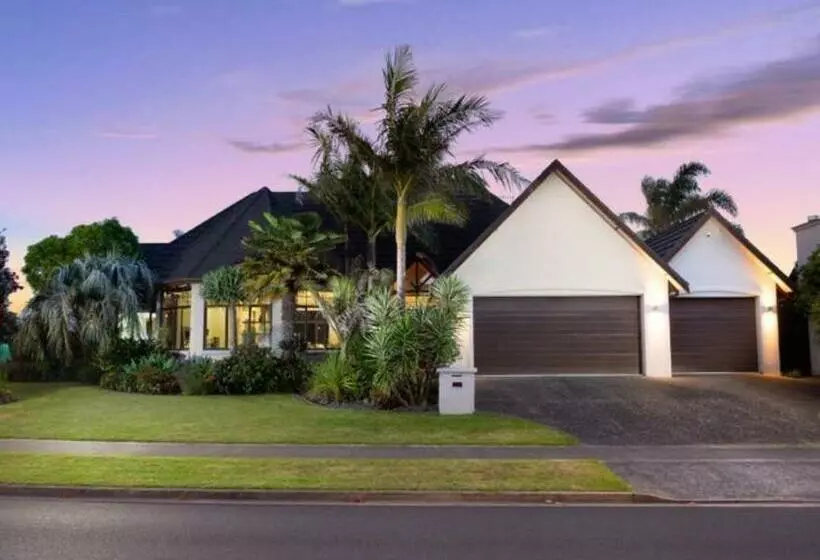 Palm Paradise With Spa