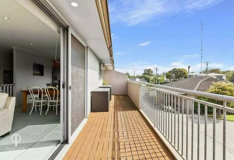 Peacehaven On Orton Street  350m To The Beach!