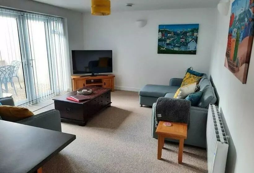 Round The Bend, An Annexe In The Quiet Village Of Odcombe