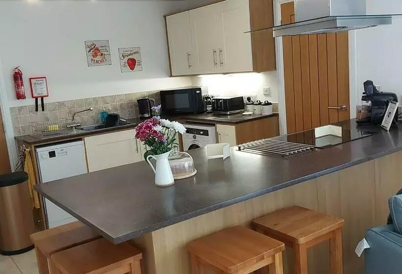 Round The Bend, An Annexe In The Quiet Village Of Odcombe