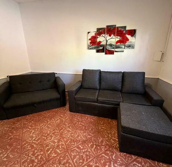 Casa Bº Bombal, Capital. A Mts Microcentro