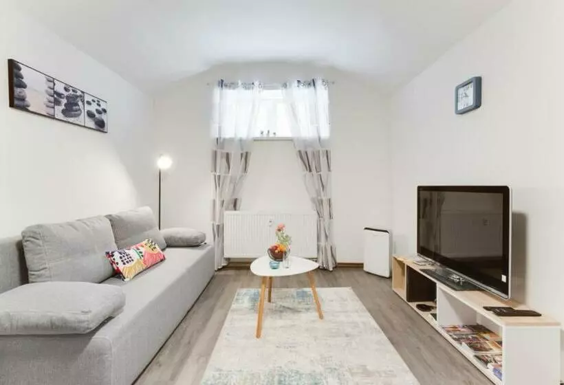 Private Studio By Prague Hosts