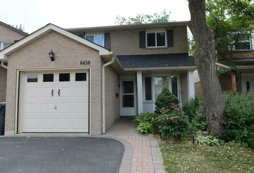 3 Bedroom Home In Mississauga