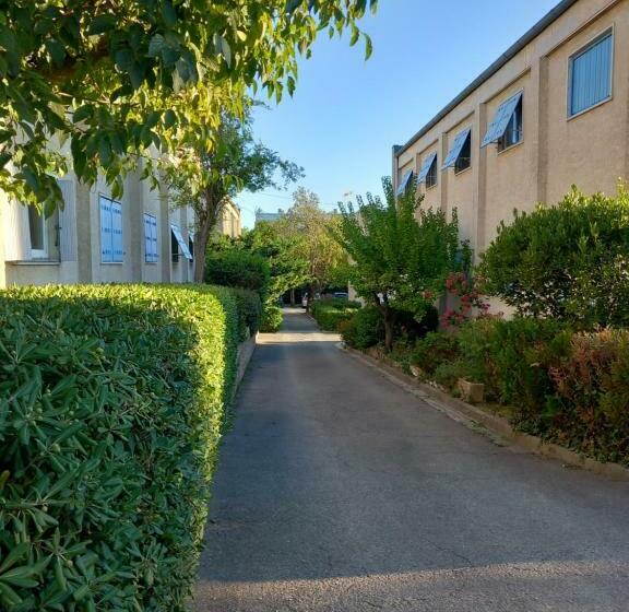 Appartement/studio Dans Petite Résidence Calme