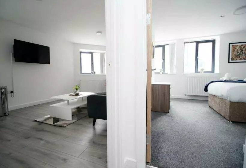 Luxury City Loft Apartment! Great Location