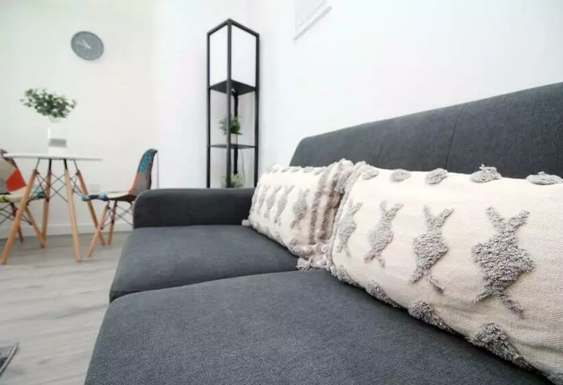 Luxury City Loft Apartment! Great Location