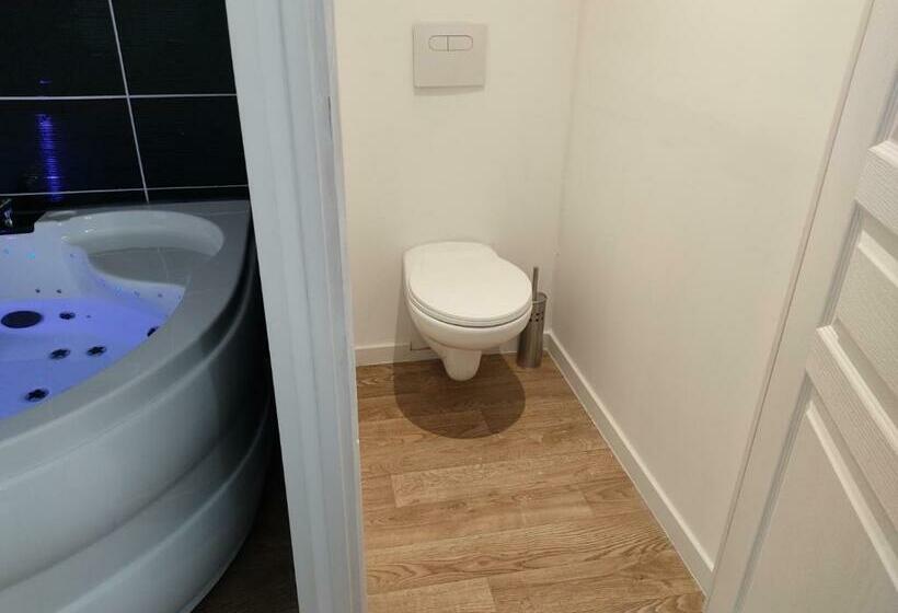 Ng Suitehome   Lille I Roubaix Centre I Coq Français   Balnéo   Netflix   Wifi