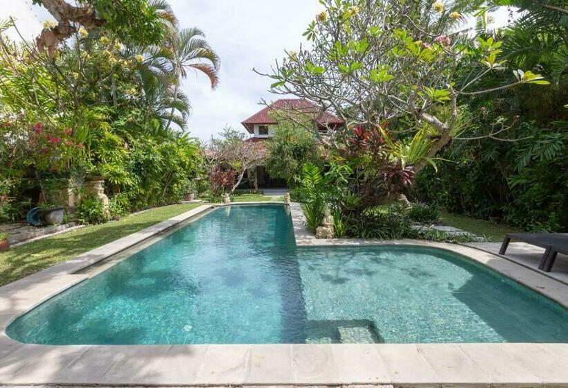 Villa Poppy Seminyak