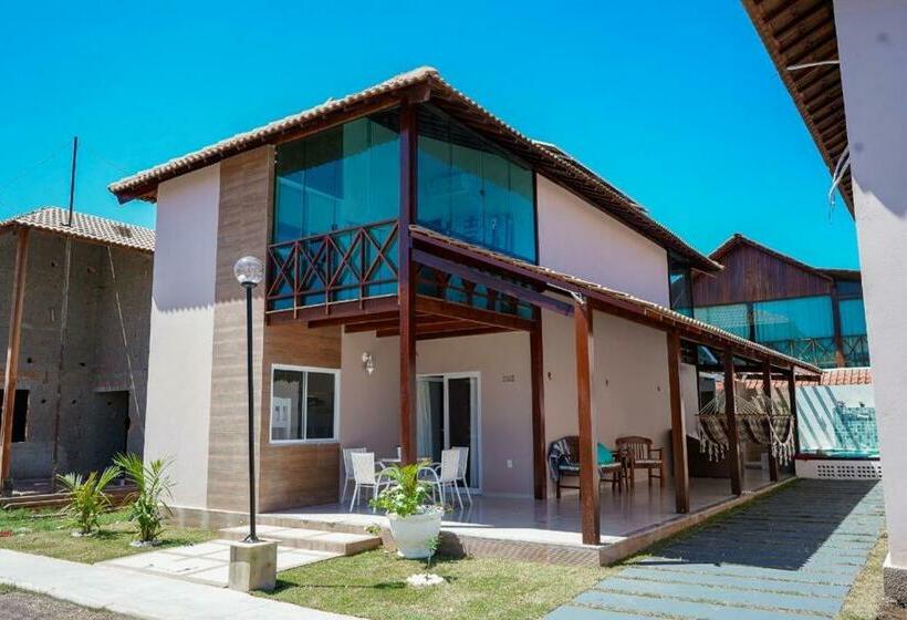 Casa Na Praia Dos Carneiros/pe. Cond. Village Iv