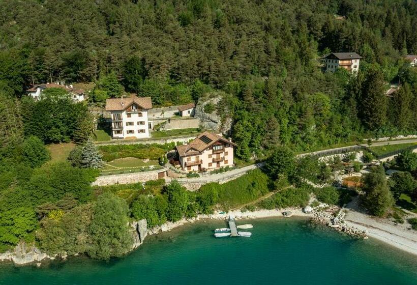 Lo Scrigno Del Lago Molveno Trento