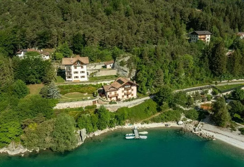 Lo Scrigno Del Lago Molveno Trento