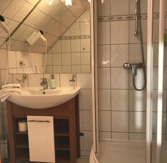 Отель Am Schloss   Frankfurt An Der Oder