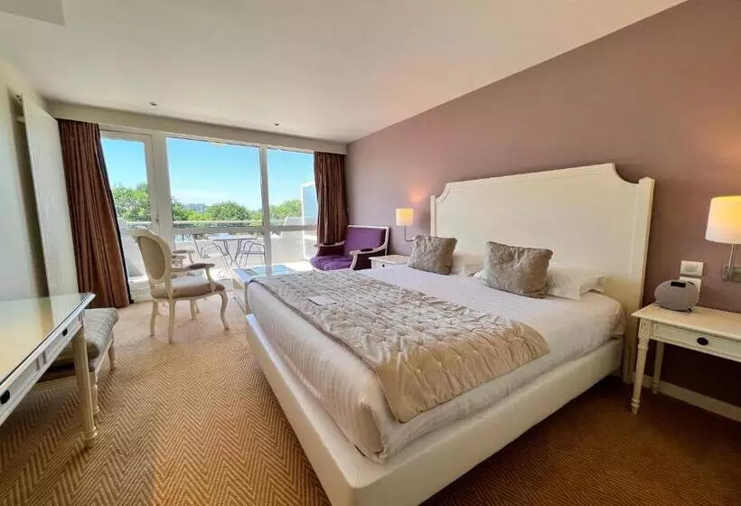 Otel Best Western Plus Le Roi Arthur Hôtel & Spa