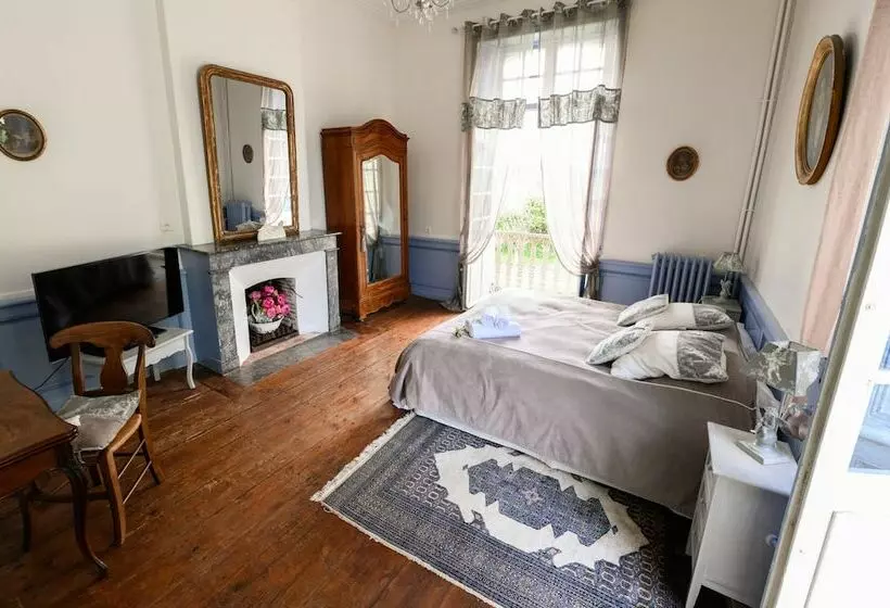 هتل Chateau De Mouillepied