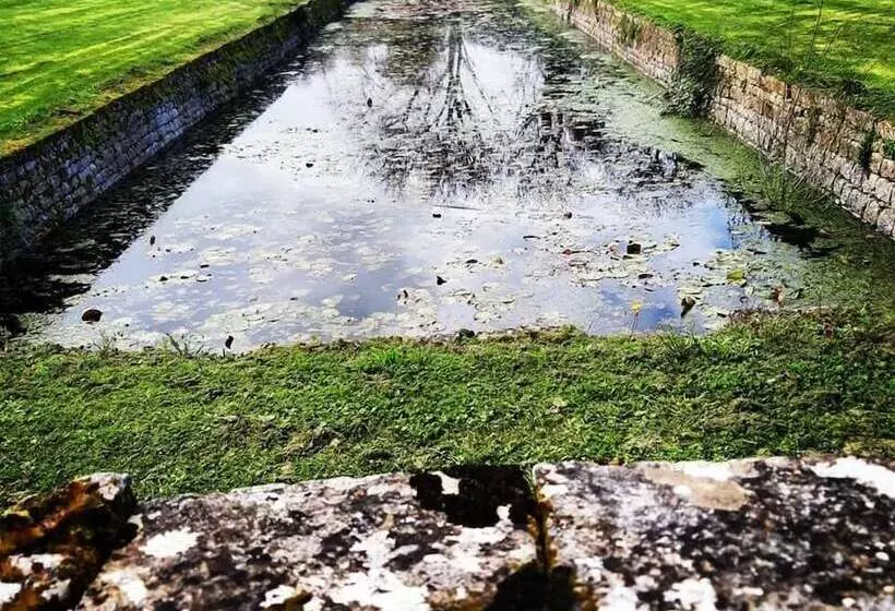 هتل Chateau De Mouillepied