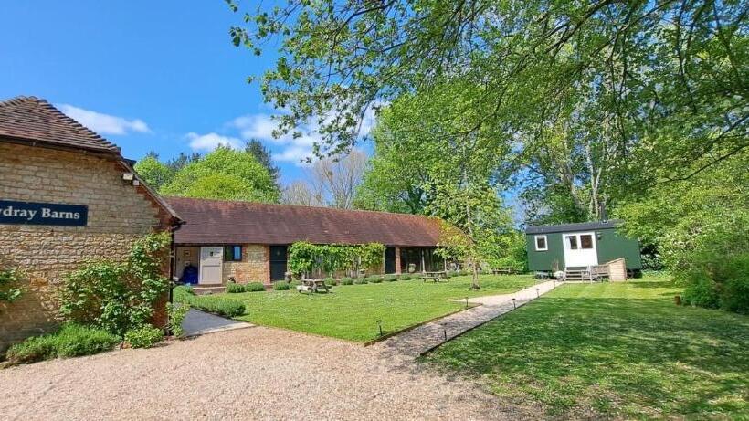 فندق Halfway Bridge