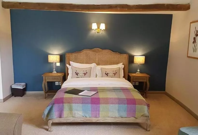 Hotel Halfway Bridge