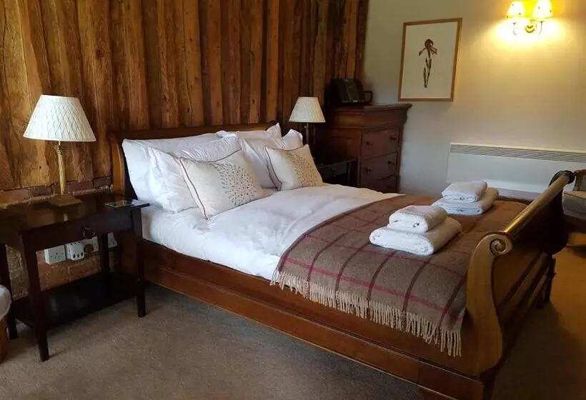 Hotel Halfway Bridge